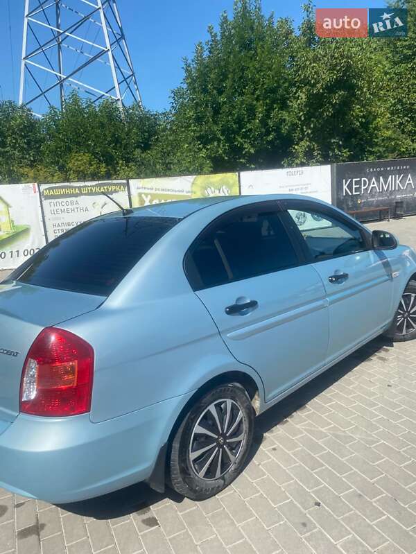 2008 hyundai accent