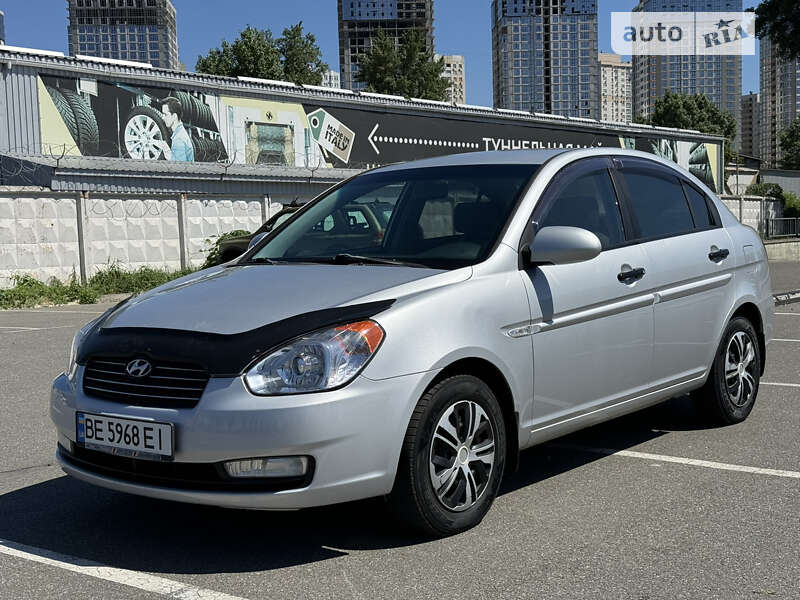 2008 hyundai accent