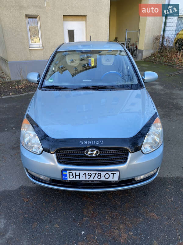 2008 hyundai accent
