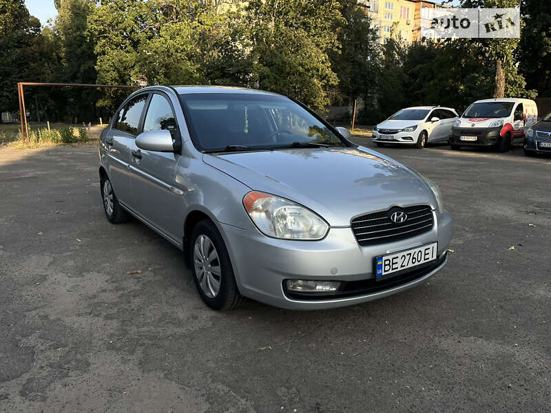2008 hyundai accent