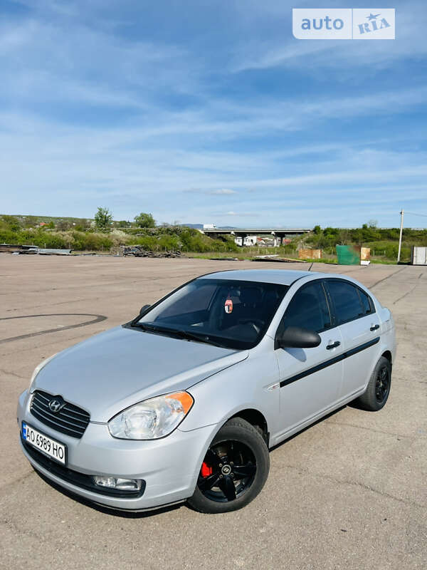 2008 hyundai accent