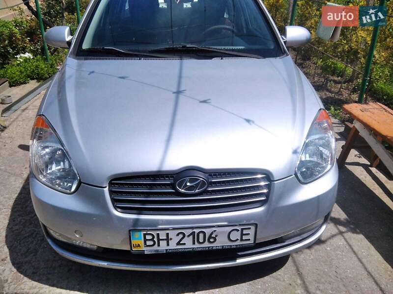 2008 hyundai accent