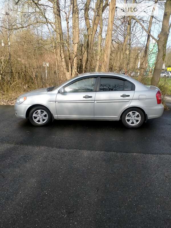 2008 hyundai accent