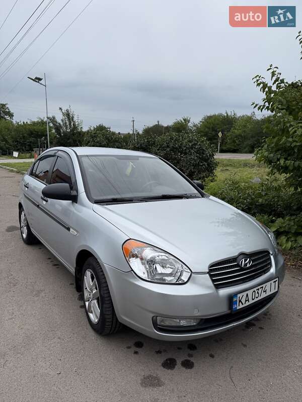 2008 hyundai accent