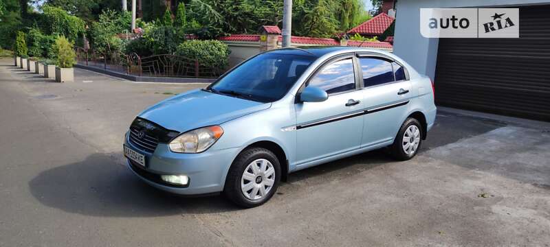 2008 hyundai accent