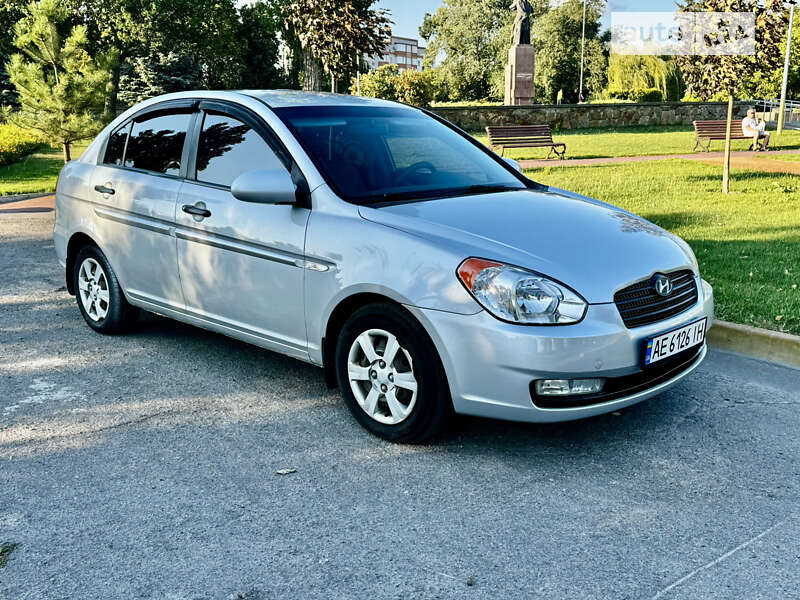 2008 hyundai accent