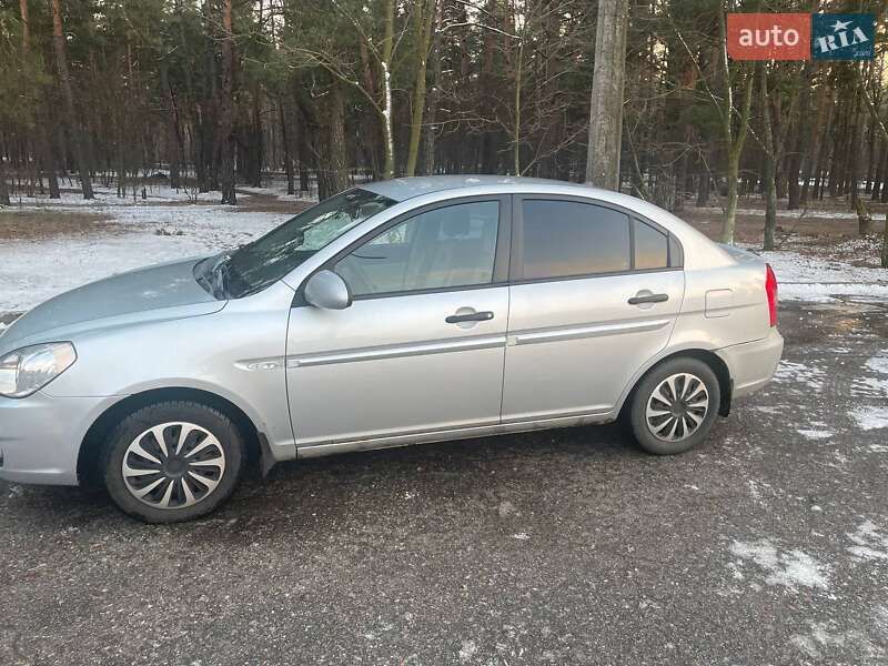 2008 hyundai accent
