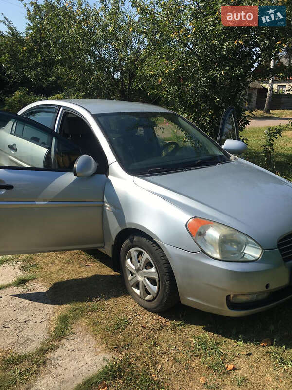 2008 hyundai accent