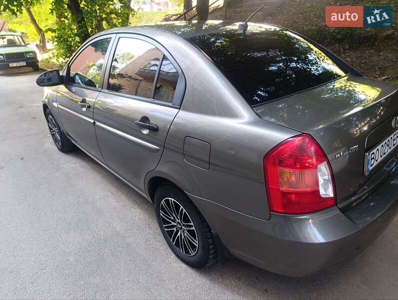 2008 hyundai accent
