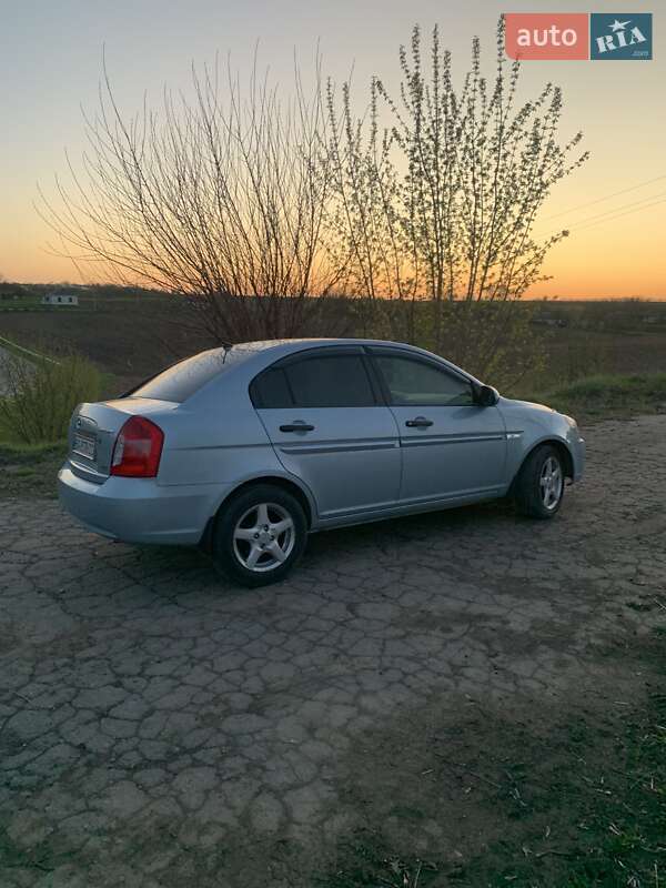 2008 hyundai accent