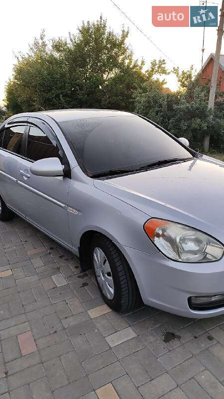 2008 hyundai accent