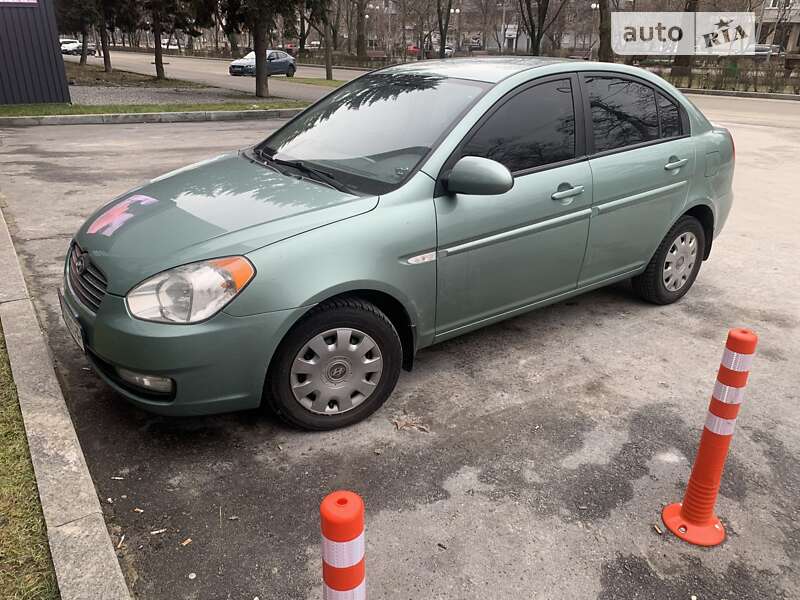 2008 hyundai accent