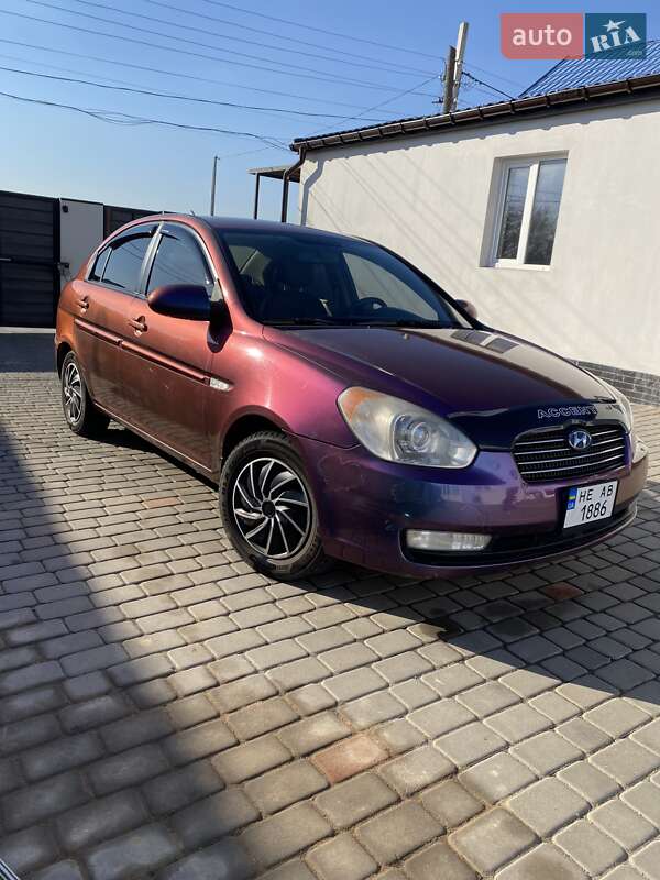 2008 hyundai accent