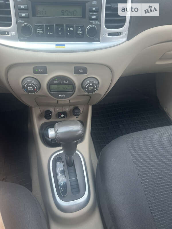 2008 hyundai accent