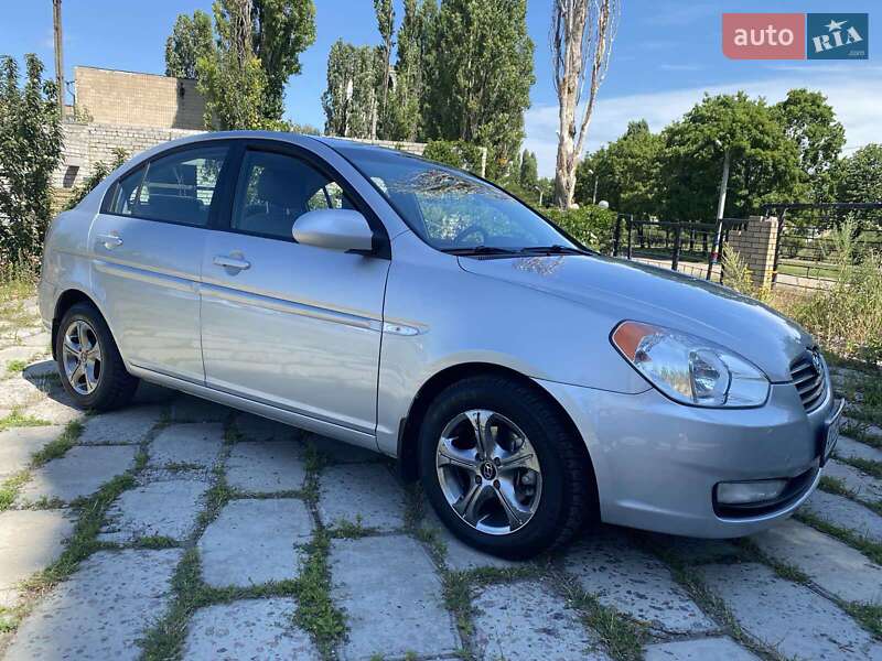 2008 hyundai accent