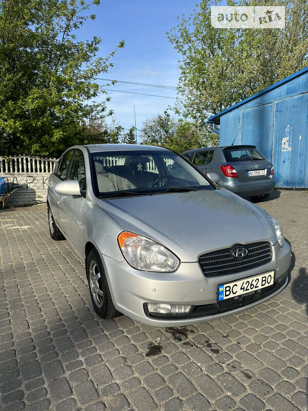 2008 hyundai accent