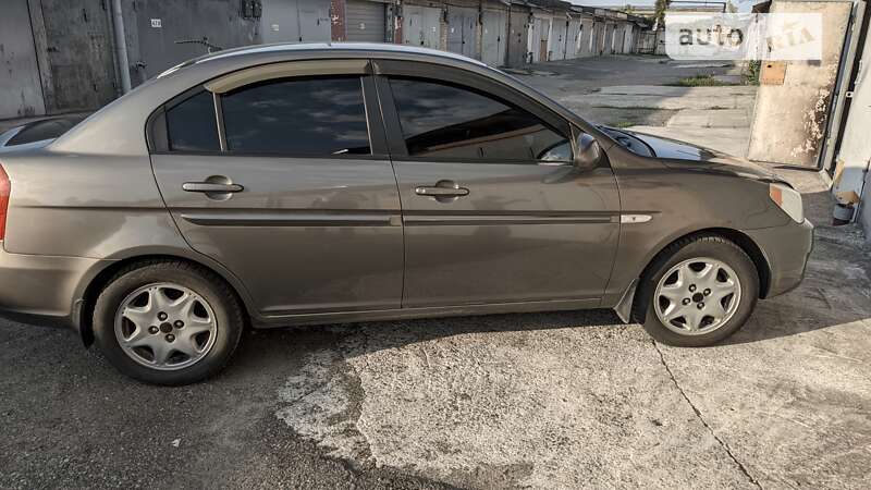 2008 hyundai accent