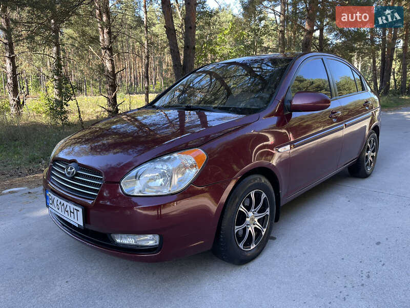 2010 hyundai accent