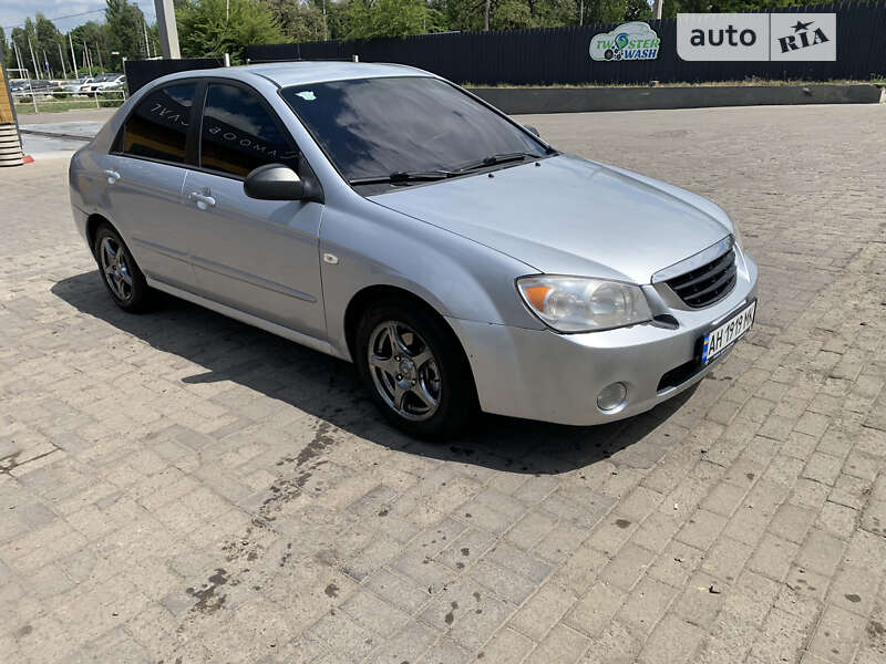 2005 kia cerato