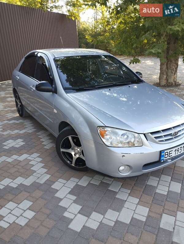 2005 kia cerato