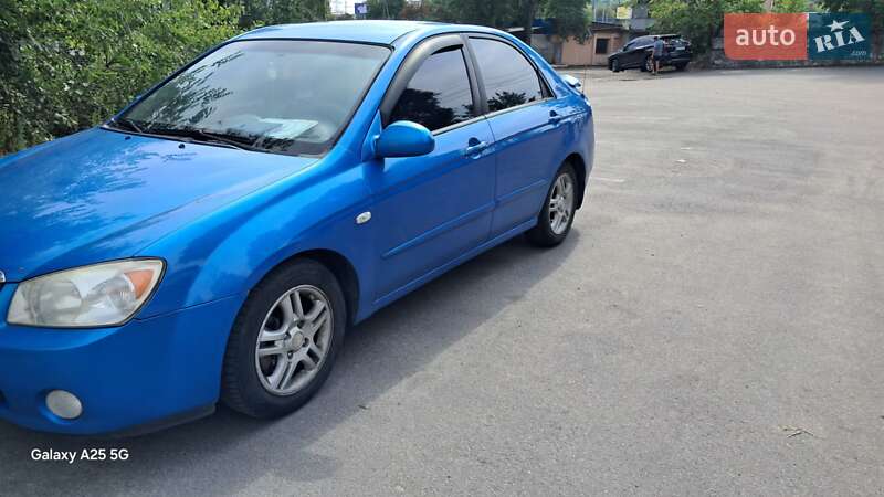 2005 kia cerato
