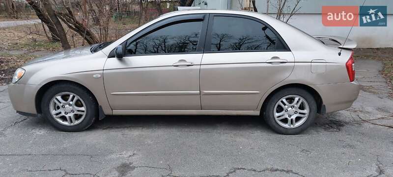 2006 kia cerato 1-6d 5mt2