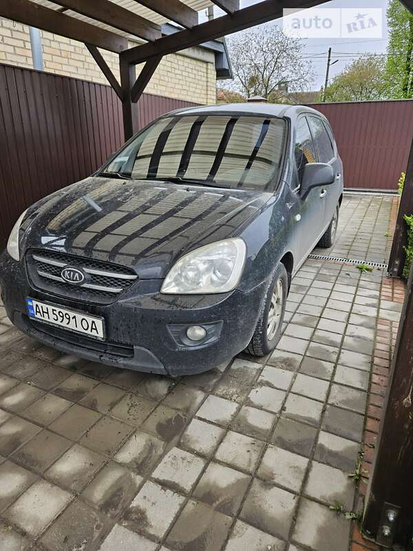 2008 kia carens
