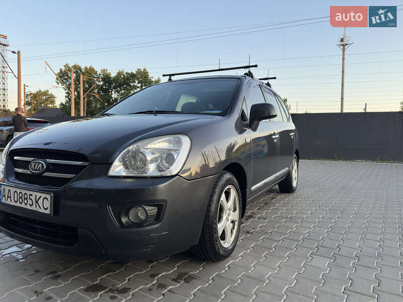 2008 kia carens