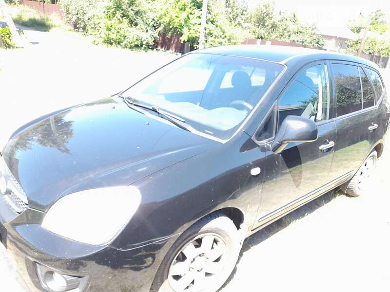 2008 kia carens