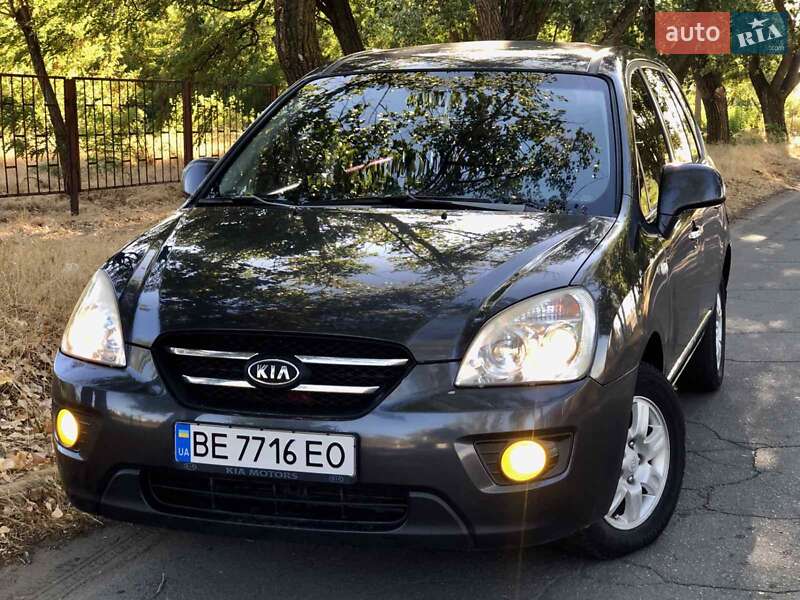 2008 kia carens