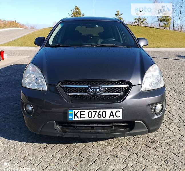 2008 kia carens