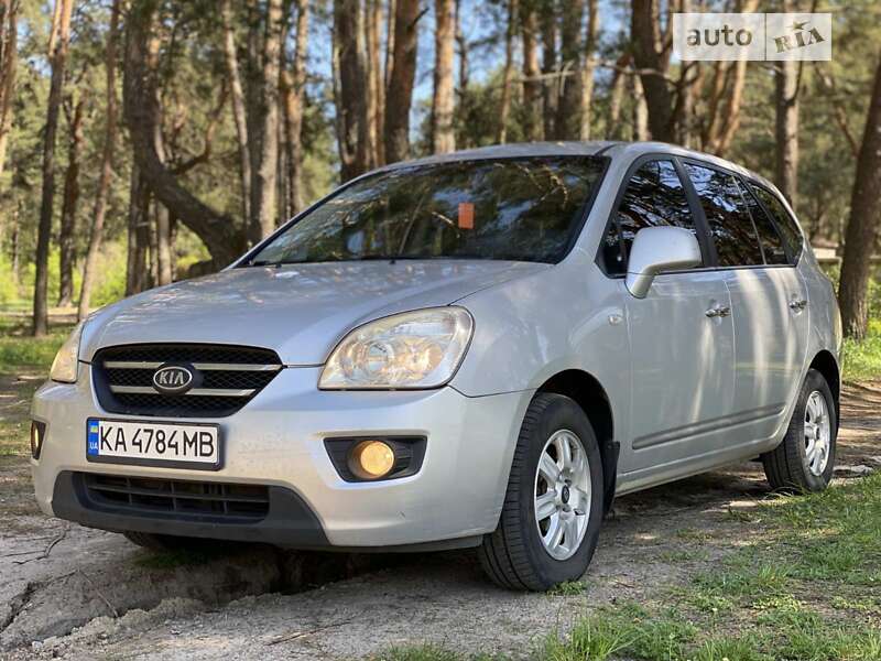 2008 kia carens