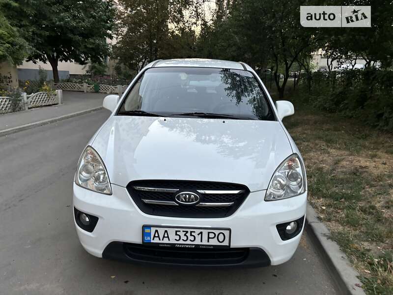 2008 kia carens