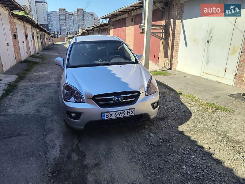 2008 kia carens