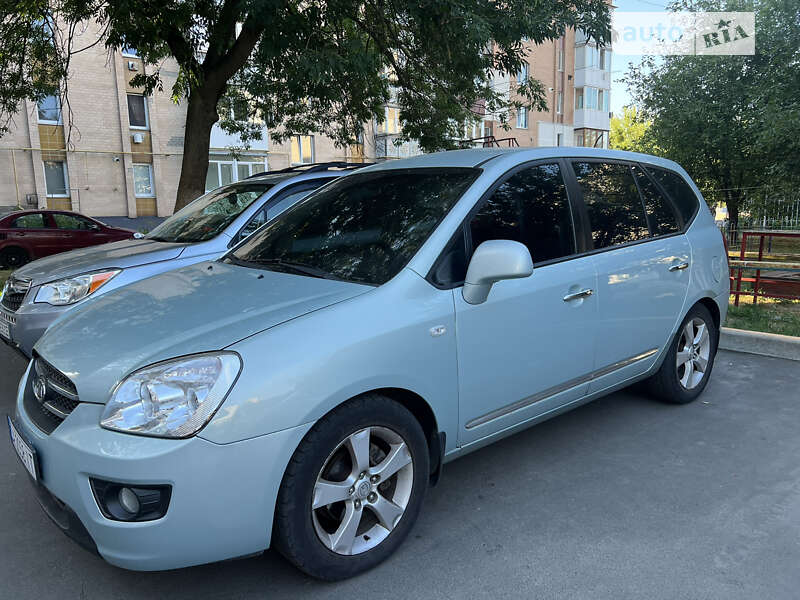 2008 kia carens