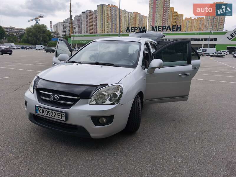 2008 kia carens