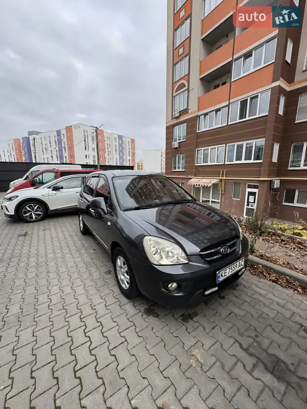2008 kia carens
