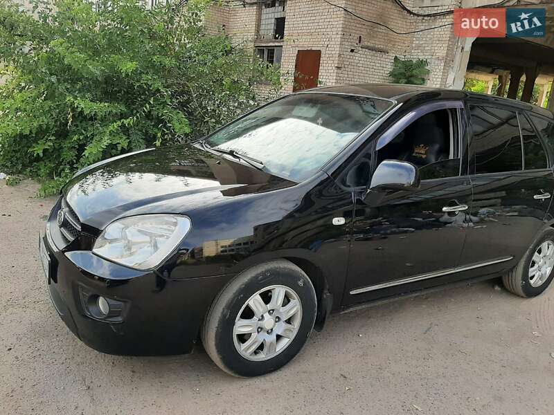 2008 kia carens
