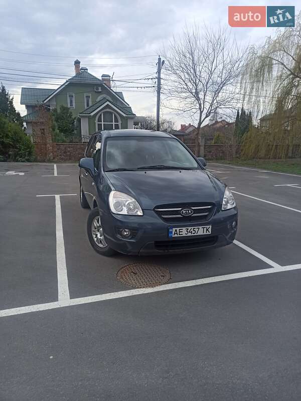 2008 kia carens