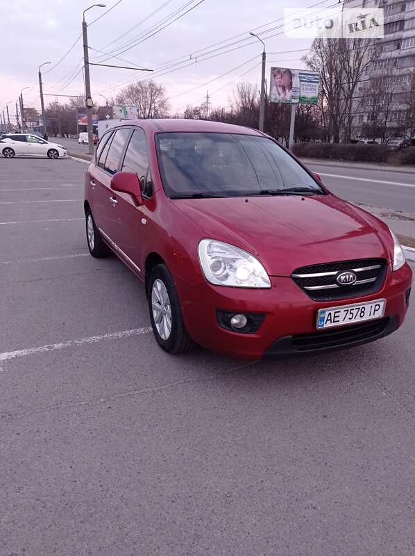 2008 kia carens