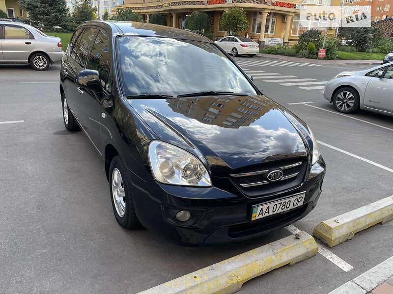 2008 kia carens