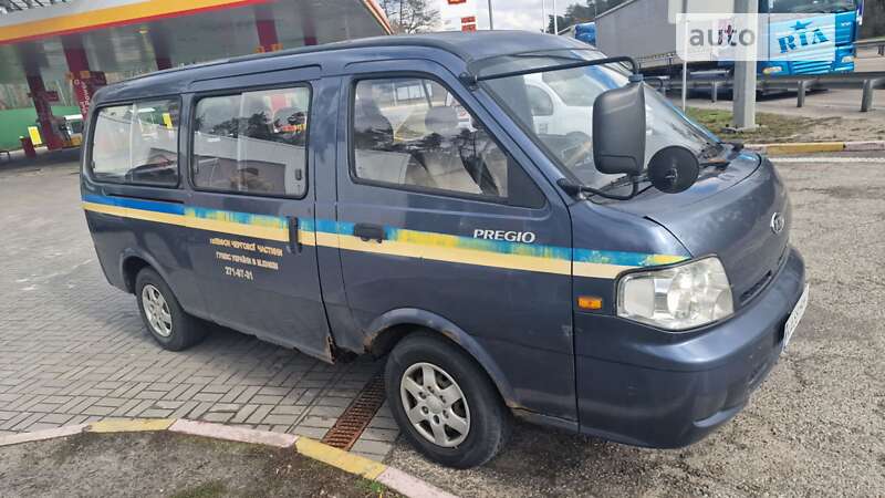 2005 kia pregio