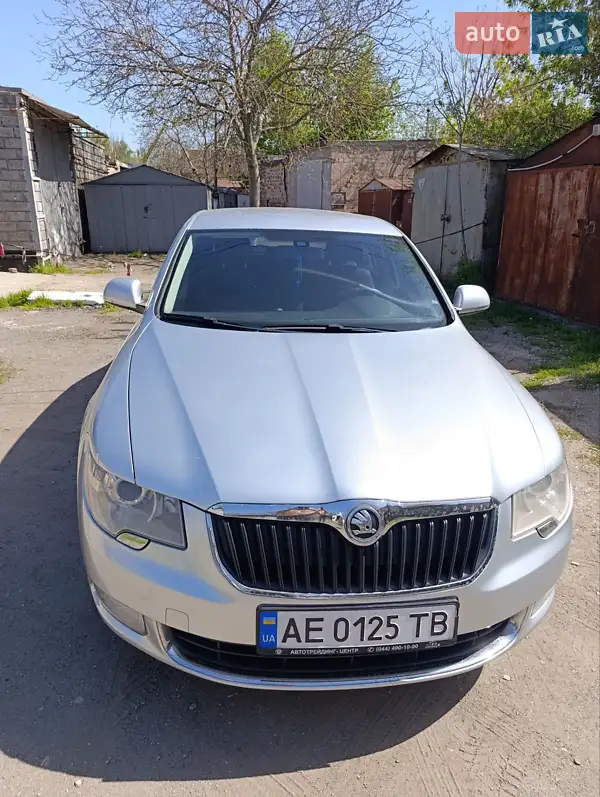 2011 skoda superb