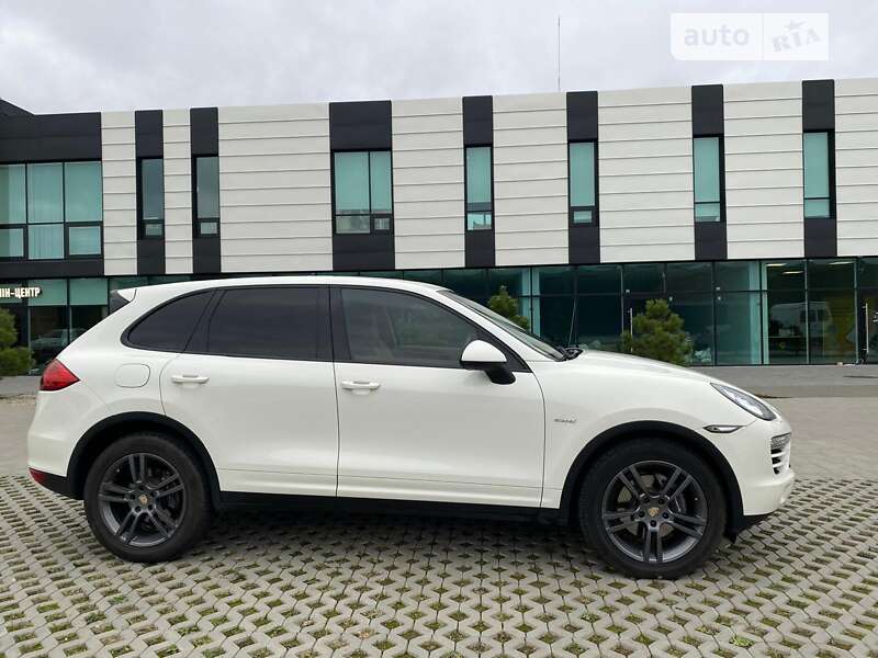 2011 porsche cayenne