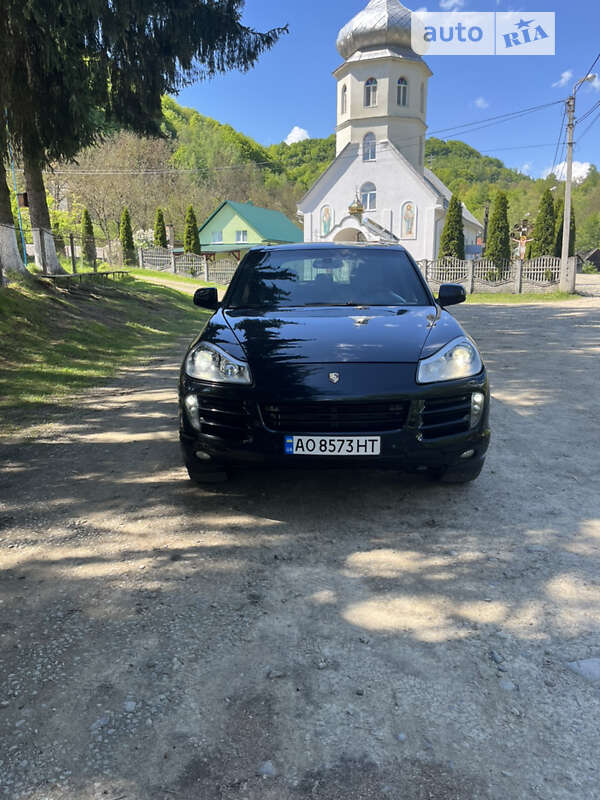 2010 porsche cayenne