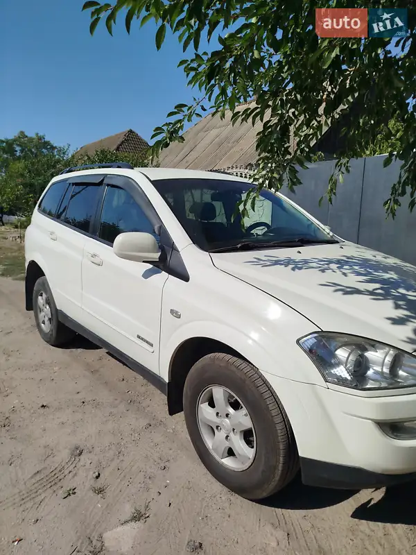 2012 ssang yong kyron