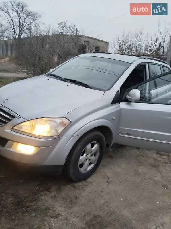 2010 ssang yong kyron