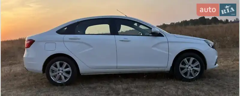 2021 lada vesta
