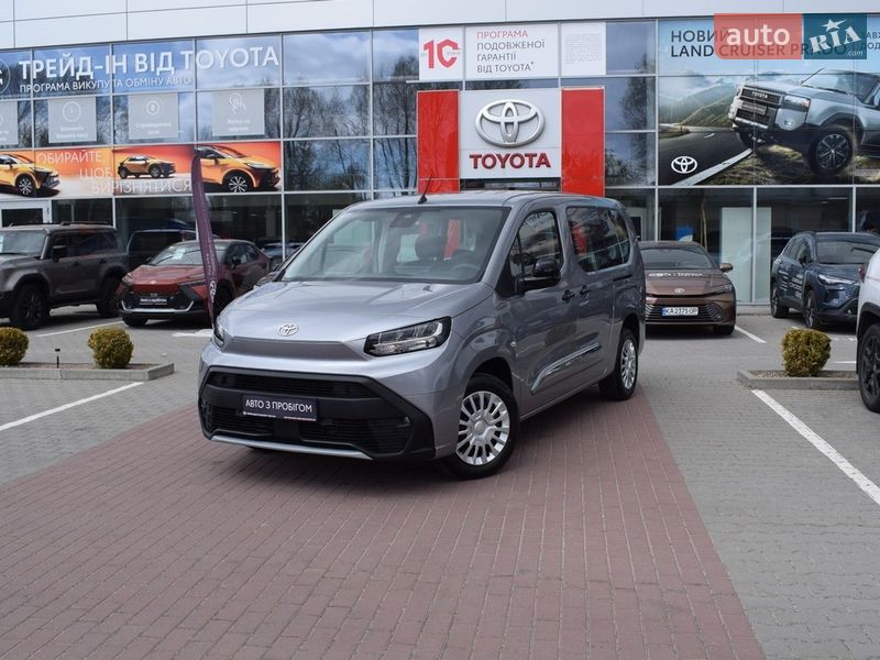 2025 toyota proace city verso