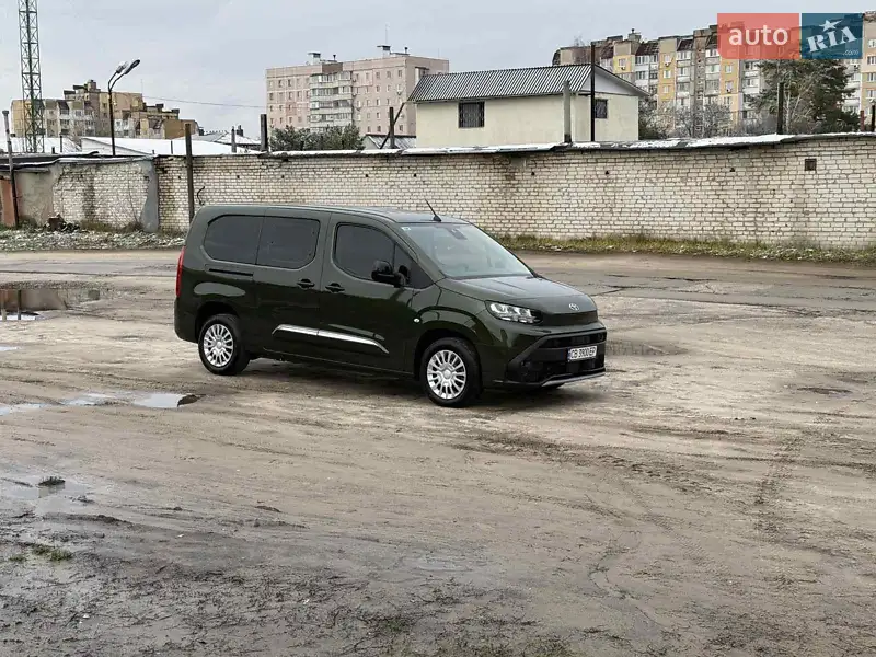2024 toyota proace city verso